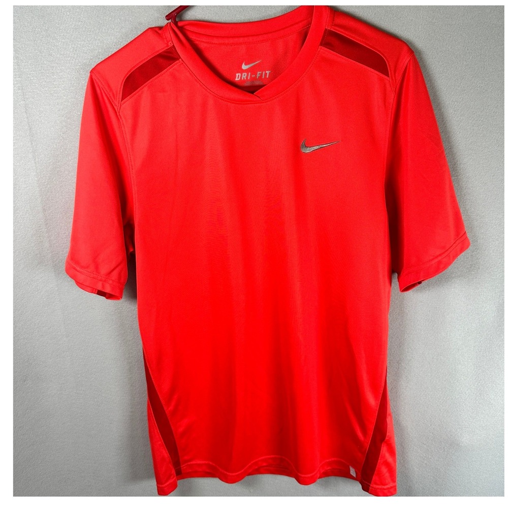 Nike Dri-Fit T-Shirt Men Small Red Short Sleeve Athletic Polyester EUC